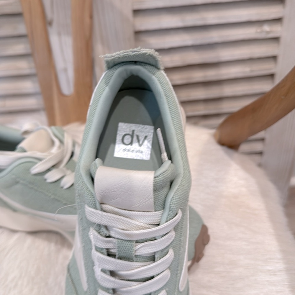 NEW Dolce Vita : Light Soft Green Dolce Vita Canvas Sneakers - Picture 3 of 7
